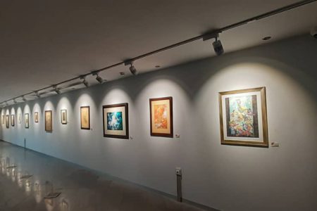 نمایشگاه آثار هنری ردای بهار در موزه بزرگ خراسان پذیرای زائران و گردشگران نوروزی است