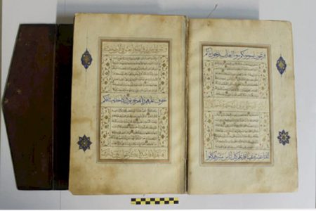 نمایش ۲ قرآن‌ نفیس در موزه رضا عباسی