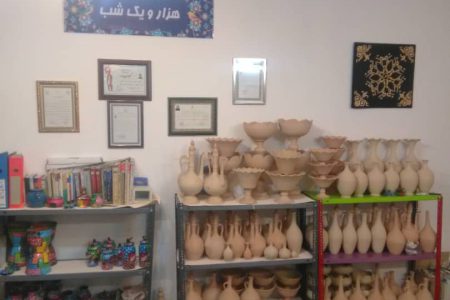کارگاه نقاشی روی سفال در شهرستان گلبهار راه‌اندازی شد