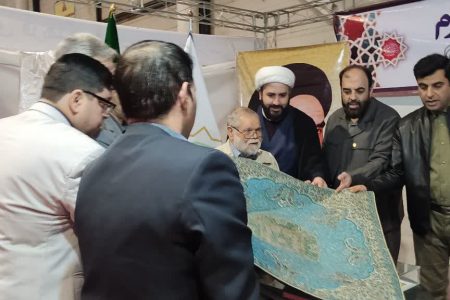 رونمایی از اولین قرآن منقش به تذهیب شیعه در نمایشگاه مشهد
